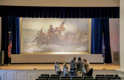 Full-Size reproduction of Leutze’s Washington Crossing the Delaware